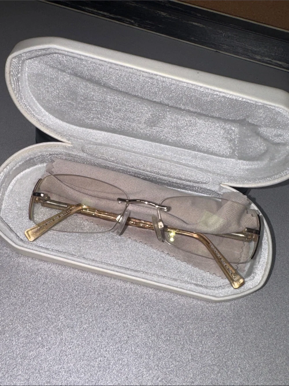 Swarovski chic rimless